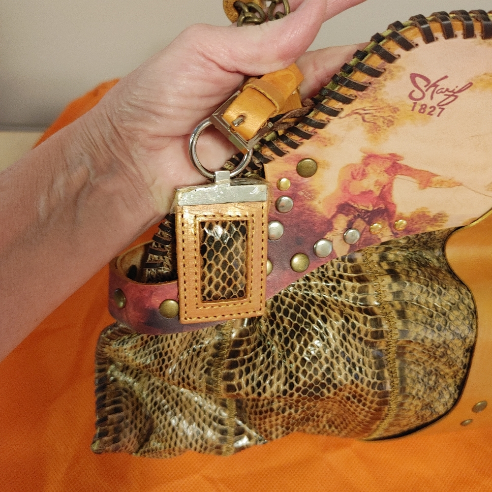 Vintage Sharif 1828 handpainted shoulder bag. - Picture 6 of 7